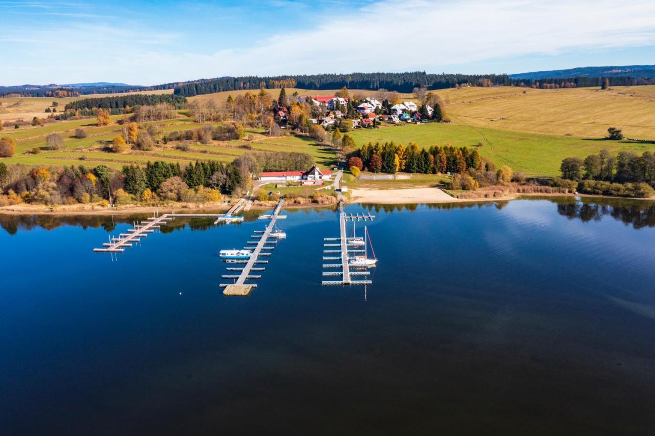 Hotel Fontana Lipno Černá v Pošumaví Zewnętrze zdjęcie