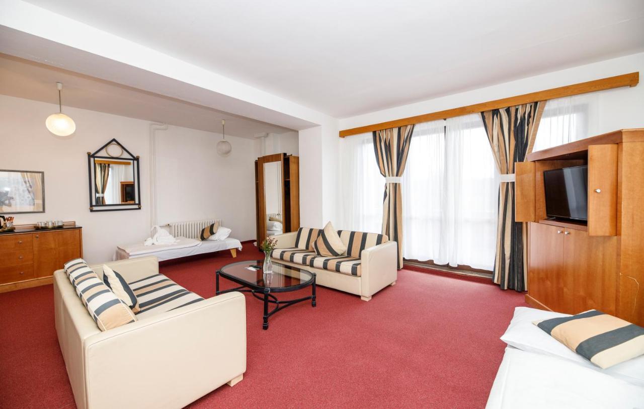 Hotel Fontana Lipno Černá v Pošumaví Zewnętrze zdjęcie