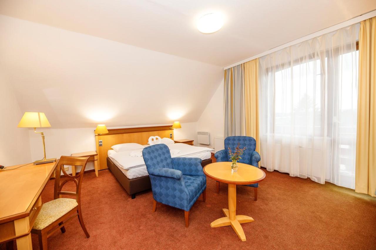 Hotel Fontana Lipno Černá v Pošumaví Zewnętrze zdjęcie