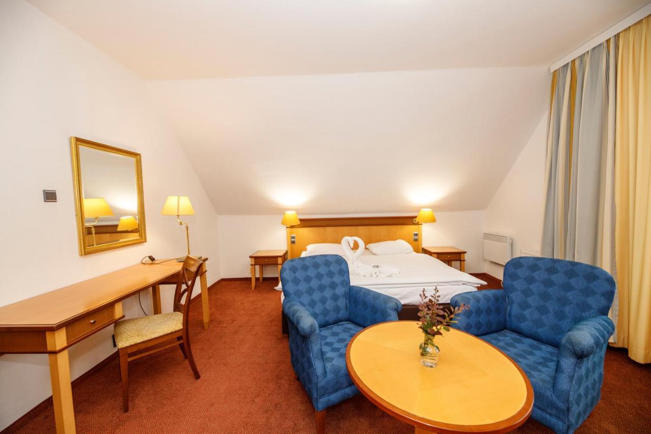 Hotel Fontana Lipno Černá v Pošumaví Zewnętrze zdjęcie