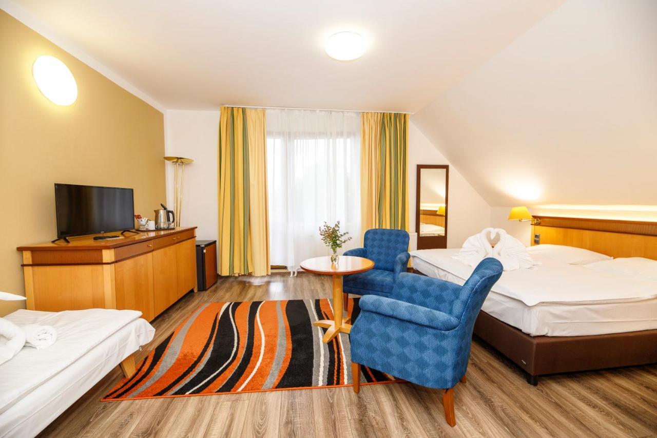 Hotel Fontana Lipno Černá v Pošumaví Zewnętrze zdjęcie