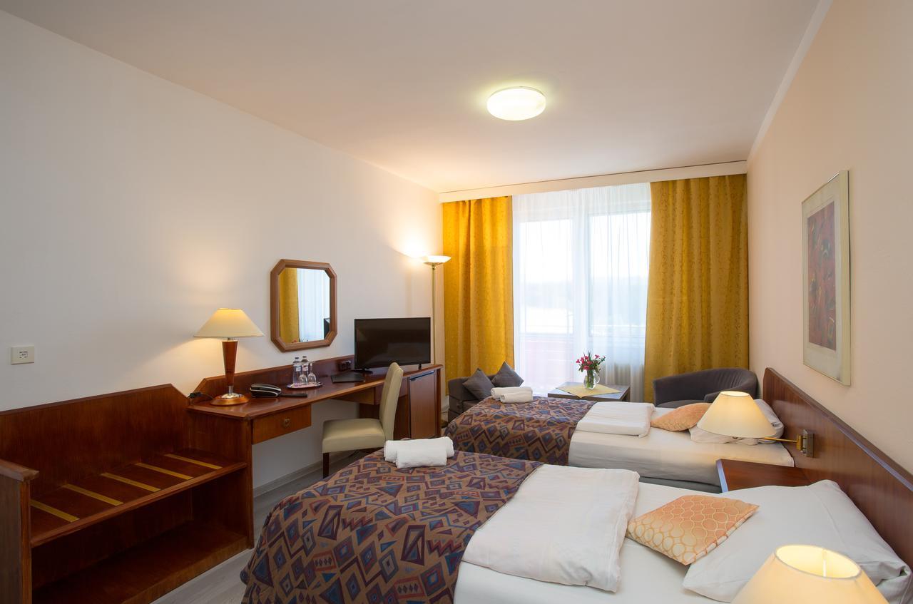 Hotel Fontana Lipno Černá v Pošumaví Zewnętrze zdjęcie